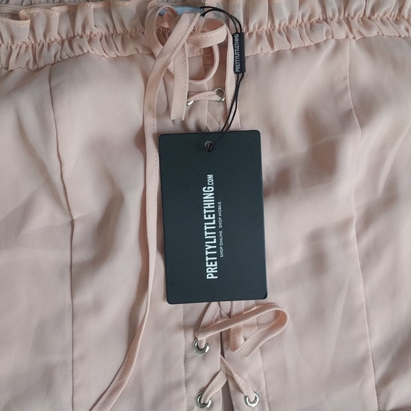 Beautiful dress by Pretty little things 😍 - Picture 6 of 12